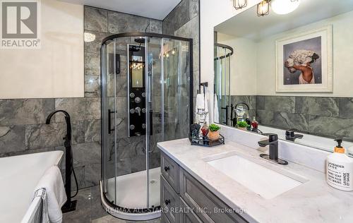 2388 Baseline Road, Georgina (Keswick North), ON - Indoor Photo Showing Bathroom