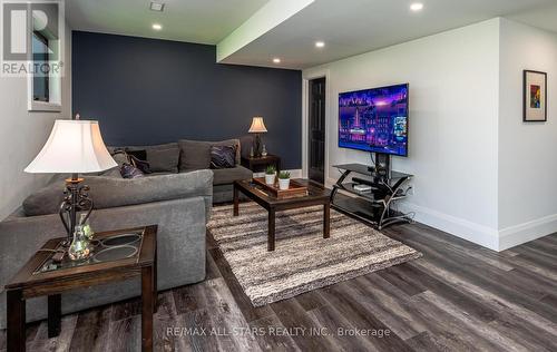 2388 Baseline Road, Georgina (Keswick North), ON - Indoor Photo Showing Living Room