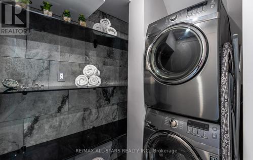 2388 Baseline Road, Georgina (Keswick North), ON - Indoor Photo Showing Laundry Room