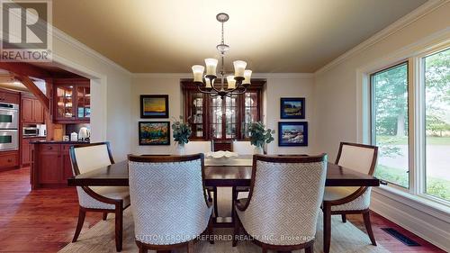 2909 Brigham Road, Middlesex Centre, ON - Indoor Photo Showing Dining Room