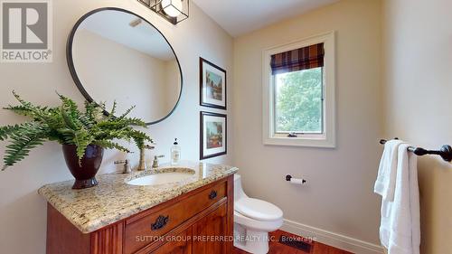 2909 Brigham Road, Middlesex Centre, ON - Indoor Photo Showing Bathroom