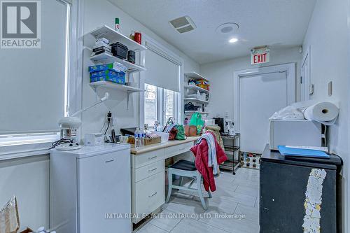 281 Oxford Street E, London, ON - Indoor Photo Showing Laundry Room