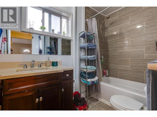 1890 Kenwood Street, Prince George, BC - Indoor Photo Showing Bathroom