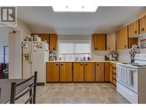 1890 Kenwood Street, Prince George, BC - Indoor Photo Showing Kitchen