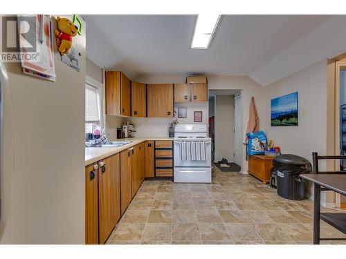 1890 Kenwood Street, Prince George, BC - Indoor Photo Showing Kitchen With Double Sink