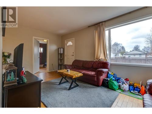 1890 Kenwood Street, Prince George, BC - Indoor Photo Showing Living Room