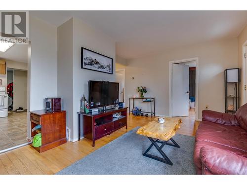 1890 Kenwood Street, Prince George, BC - Indoor Photo Showing Living Room