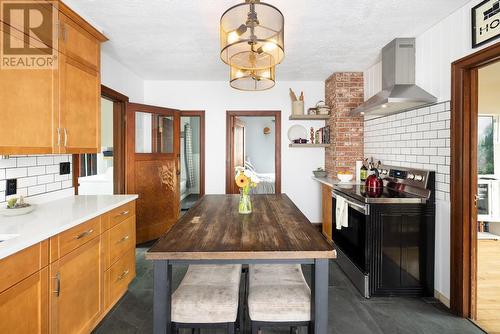 2604 42 Avenue, Vernon, BC - Indoor Photo Showing Kitchen