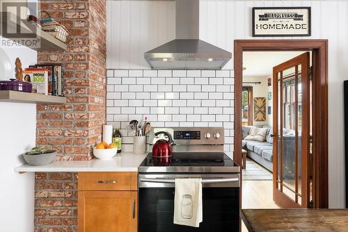 2604 42 Avenue, Vernon, BC - Indoor Photo Showing Kitchen