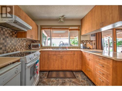 2272 Francis Street, Vernon, BC - Indoor Photo Showing Kitchen With Double Sink