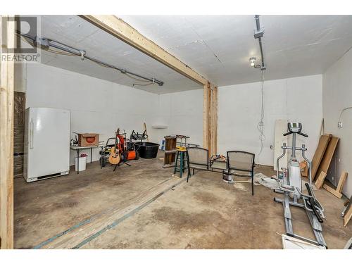 8259 Silver Star Road, Vernon, BC - Indoor Photo Showing Garage