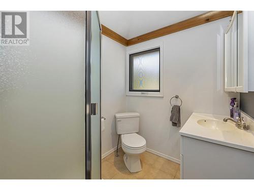 8259 Silver Star Road, Vernon, BC - Indoor Photo Showing Bathroom