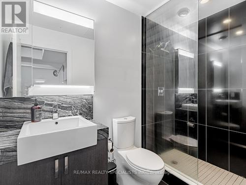 304 - 15 Beverley Street, Toronto, ON - Indoor Photo Showing Bathroom
