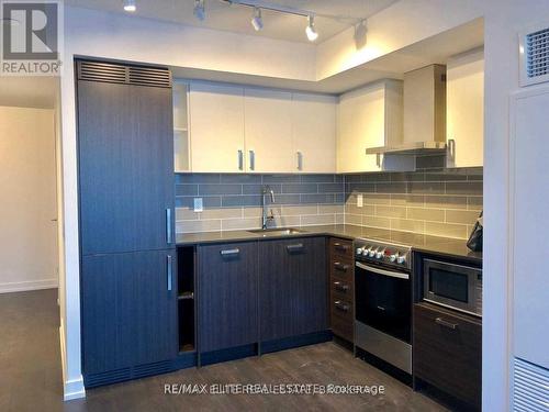 1012 - 125 Redpath Avenue E, Toronto (Mount Pleasant West), ON - Indoor Photo Showing Kitchen