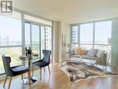 3107 - 85 Queens Wharf Road, Toronto C01, ON - Indoor Photo Showing Living Room