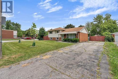 3010 Peace Court, Windsor, ON - Outdoor