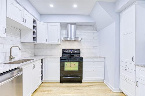 444 Beach Boulevard, Hamilton, ON - Indoor Photo Showing Kitchen