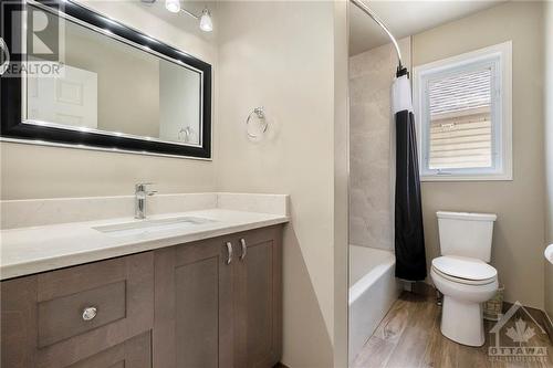 Full bathroom - 106 Arista Court, Ottawa, ON - Indoor Photo Showing Bathroom