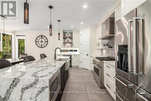 124 Hybrid Street, Russell, ON - Indoor Photo Showing Kitchen With Upgraded Kitchen