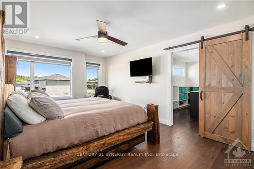 124 Hybrid Street, Russell, ON - Indoor Photo Showing Bedroom