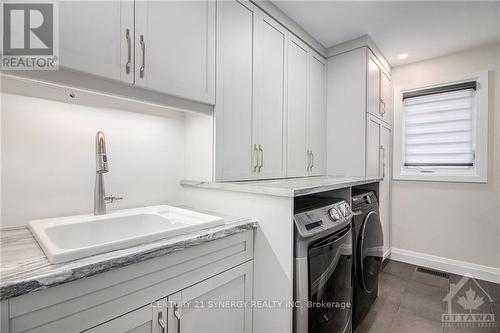 124 Hybrid Street, Russell, ON - Indoor Photo Showing Laundry Room