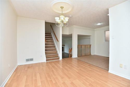 330 Locheed Drive, Hamilton, ON - Indoor Photo Showing Other Room