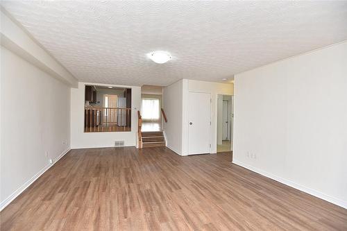 330 Locheed Drive, Hamilton, ON - Indoor Photo Showing Other Room