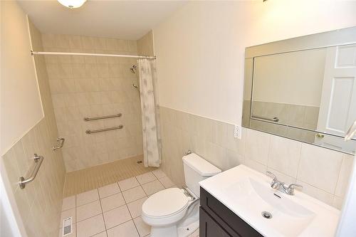 330 Locheed Drive, Hamilton, ON - Indoor Photo Showing Bathroom