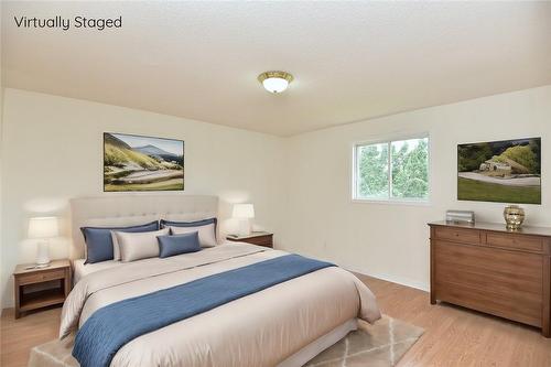 330 Locheed Drive, Hamilton, ON - Indoor Photo Showing Bedroom