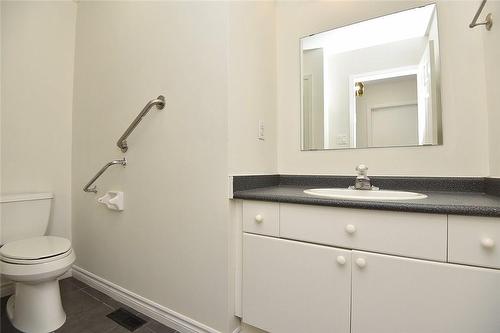 330 Locheed Drive, Hamilton, ON - Indoor Photo Showing Bathroom