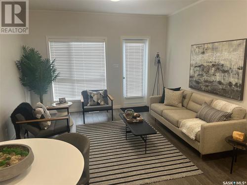 218 545 Hassard Close, Saskatoon, SK - Indoor Photo Showing Living Room