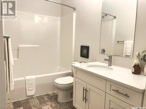 218 545 Hassard Close, Saskatoon, SK - Indoor Photo Showing Bathroom