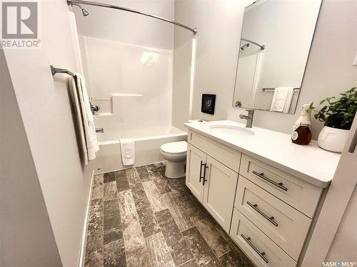 218 545 Hassard Close, Saskatoon, SK - Indoor Photo Showing Bathroom