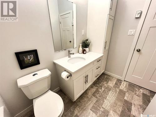 218 545 Hassard Close, Saskatoon, SK - Indoor Photo Showing Bathroom