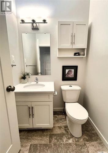 218 545 Hassard Close, Saskatoon, SK - Indoor Photo Showing Bathroom