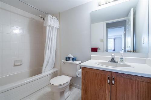 416 Limeridge Road E|Unit #212, Hamilton, ON - Indoor Photo Showing Bathroom