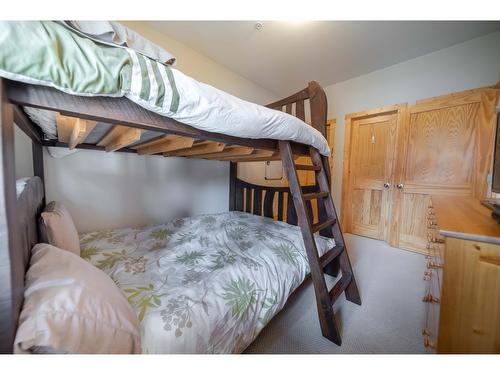 13 - 895 Dogwood Drive, Kimberley, BC - Indoor Photo Showing Bedroom