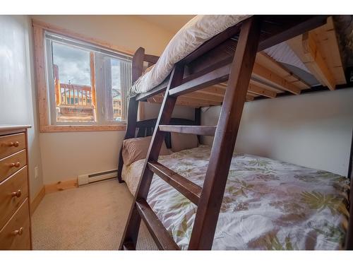 13 - 895 Dogwood Drive, Kimberley, BC - Indoor Photo Showing Bedroom