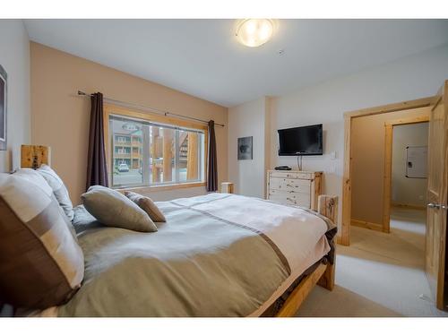 13 - 895 Dogwood Drive, Kimberley, BC - Indoor Photo Showing Bedroom