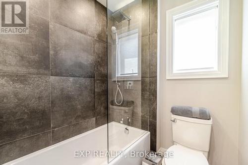 6810 Early Settler Row, Mississauga, ON - Indoor Photo Showing Bathroom