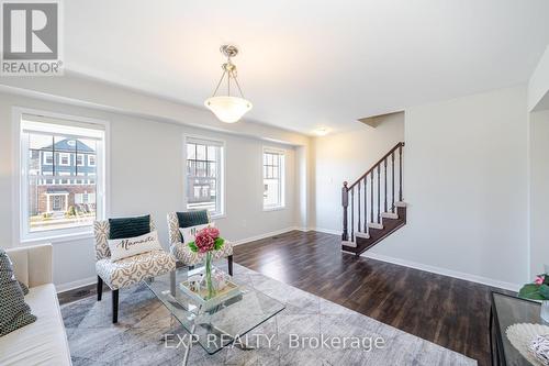 67 Ganton Heights, Brampton, ON - Indoor Photo Showing Living Room