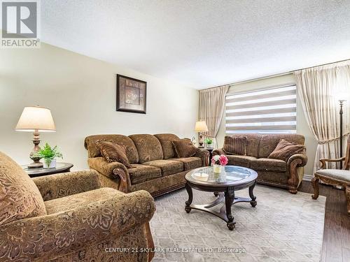 94 Blackmere Circle S, Brampton, ON - Indoor Photo Showing Living Room