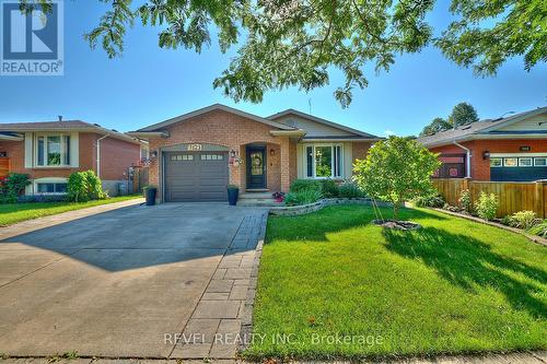 7623 Cavendish Drive, Niagara Falls, ON - Outdoor With Facade