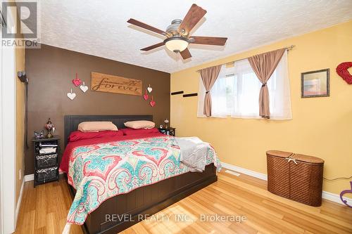 7623 Cavendish Drive, Niagara Falls, ON - Indoor Photo Showing Bedroom
