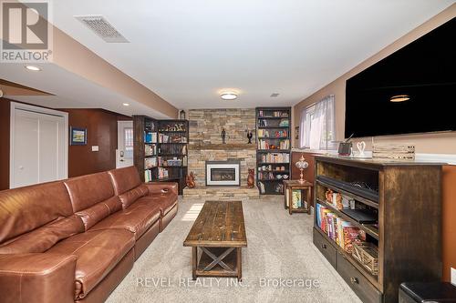 7623 Cavendish Drive, Niagara Falls, ON - Indoor Photo Showing Other Room With Fireplace