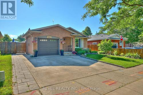 7623 Cavendish Drive, Niagara Falls, ON - Outdoor