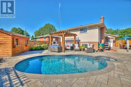 7623 Cavendish Drive, Niagara Falls, ON - Outdoor With In Ground Pool With Deck Patio Veranda