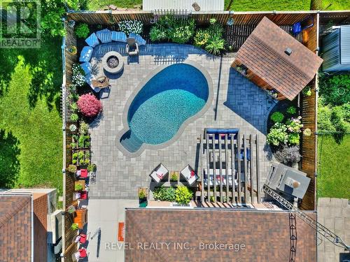 7623 Cavendish Drive, Niagara Falls, ON - Outdoor With In Ground Pool