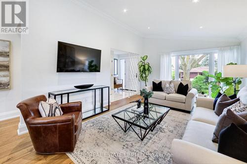 164 Sweeney Drive, Toronto, ON - Indoor Photo Showing Living Room