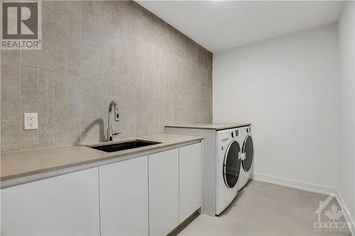 245 Ketchikan Crescent, Ottawa, ON - Indoor Photo Showing Laundry Room